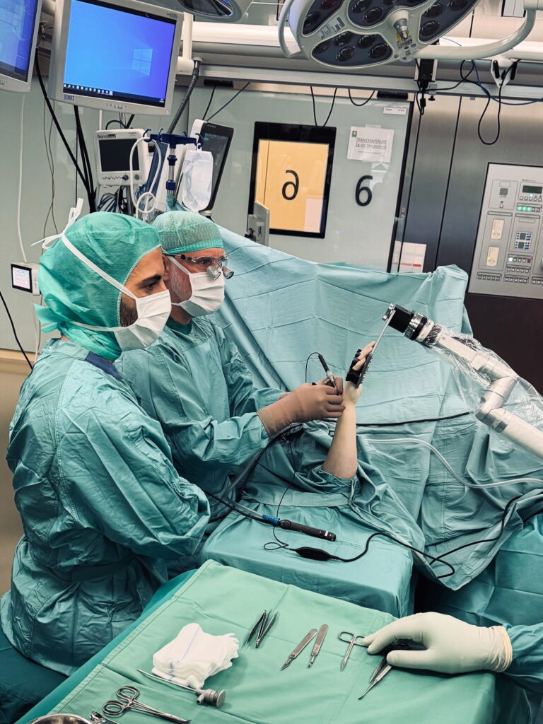 Nano-Arthroskopie des Handgelenks – Präzision durch kleinste Zugänge